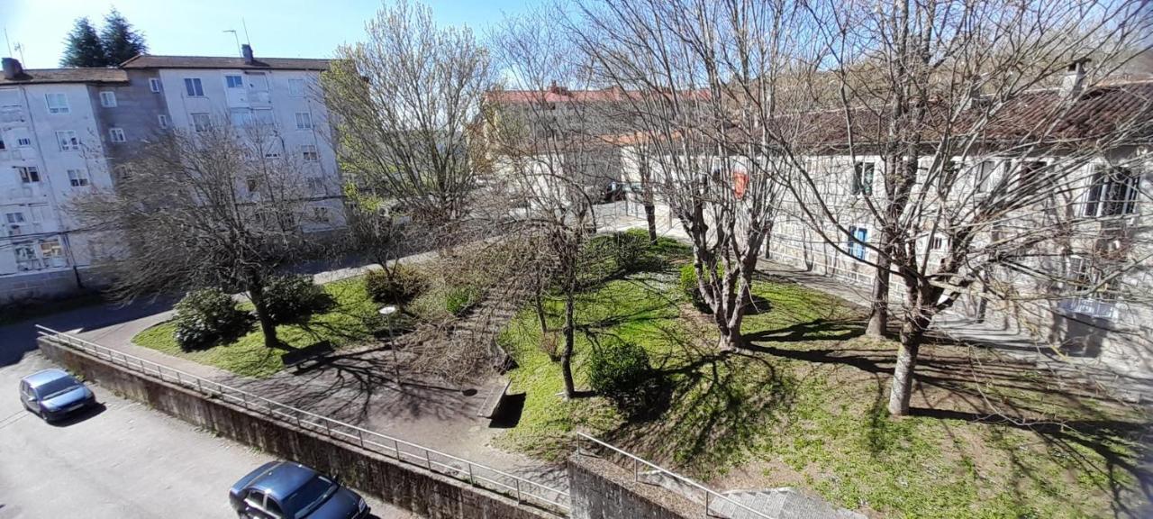 O Descanso Da Abella Apartman Orense Kültér fotó